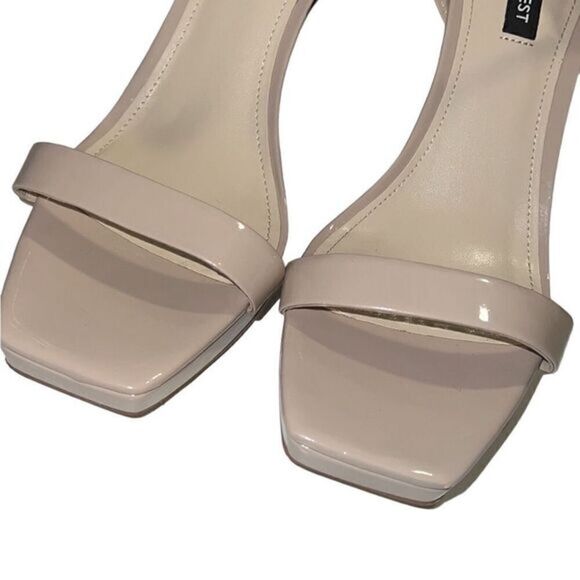 Nine West Loola Tan Patent Leather Ankle Strap Stiletto Heels Size 9.5 New - Picture 2 of 8